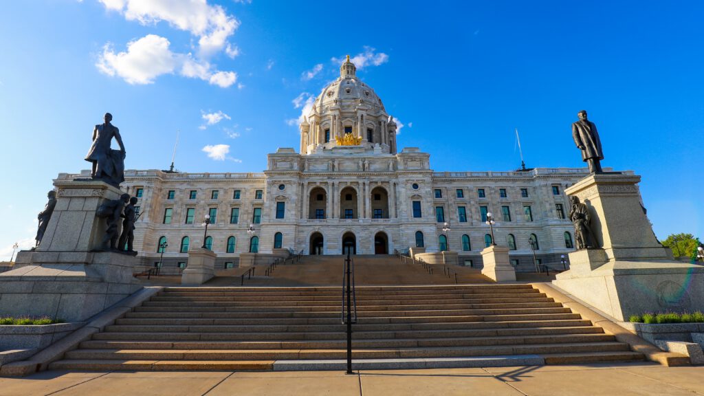 Photo of the Minnesota Capitol building exterior.